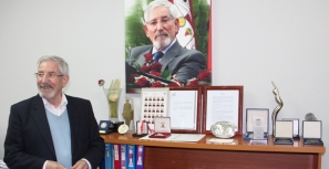 Recebeu a mais alta Condecoração da Cruz Vermelha